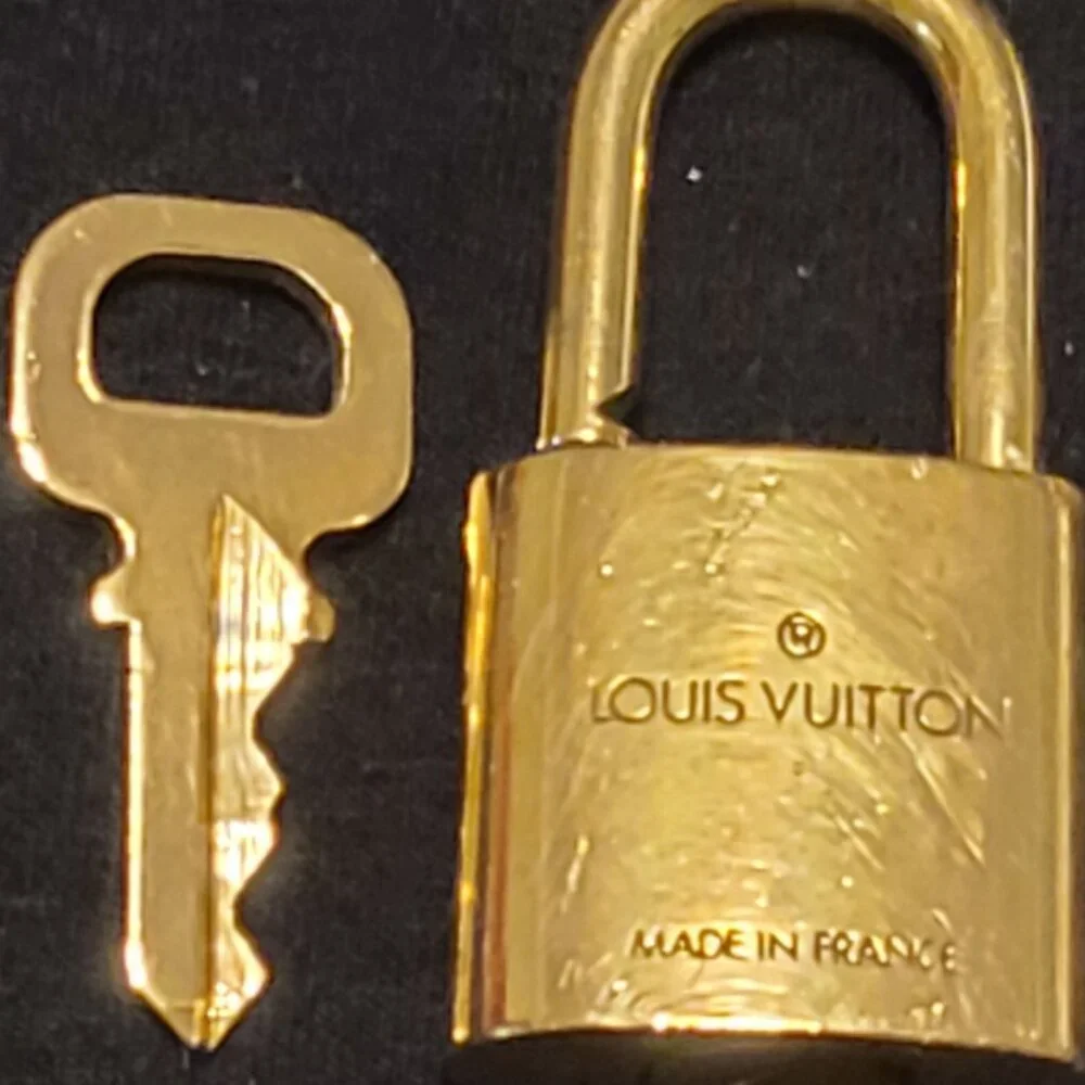 LV Lock & Key # 310